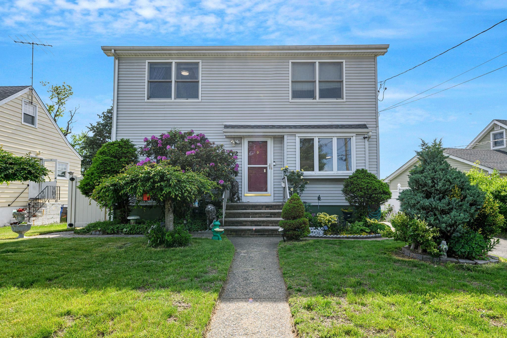 # 250009525 - For Rent in Elmwood Park NJ