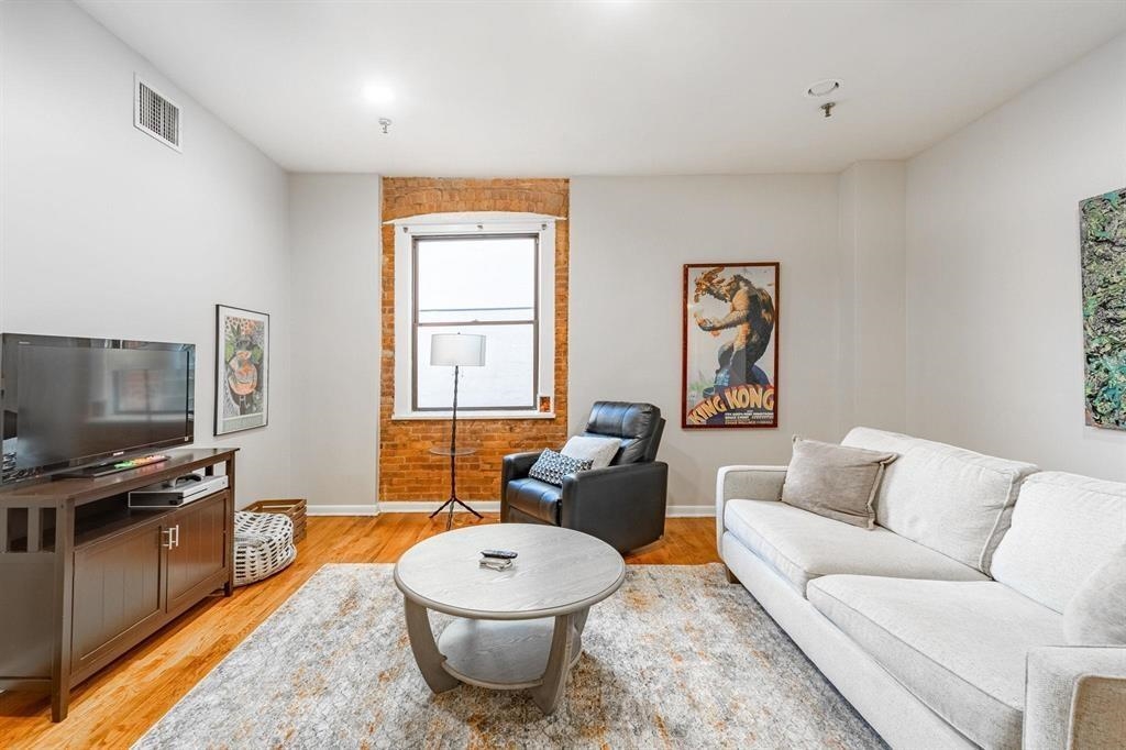 # 250009528 - For Rent in JERSEY CITY - Downtown NJ