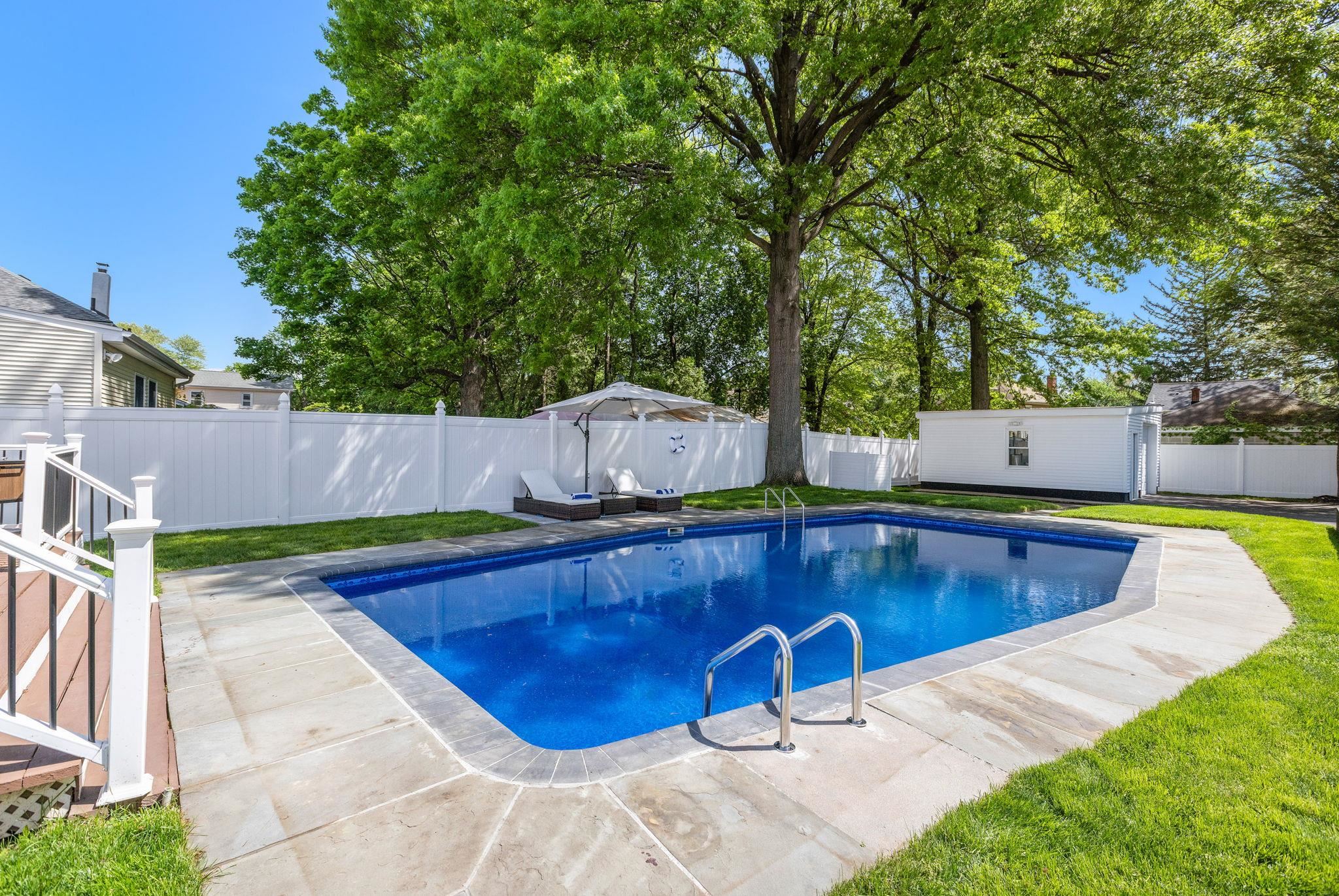 # 250009548 - For Rent in Dumont NJ
