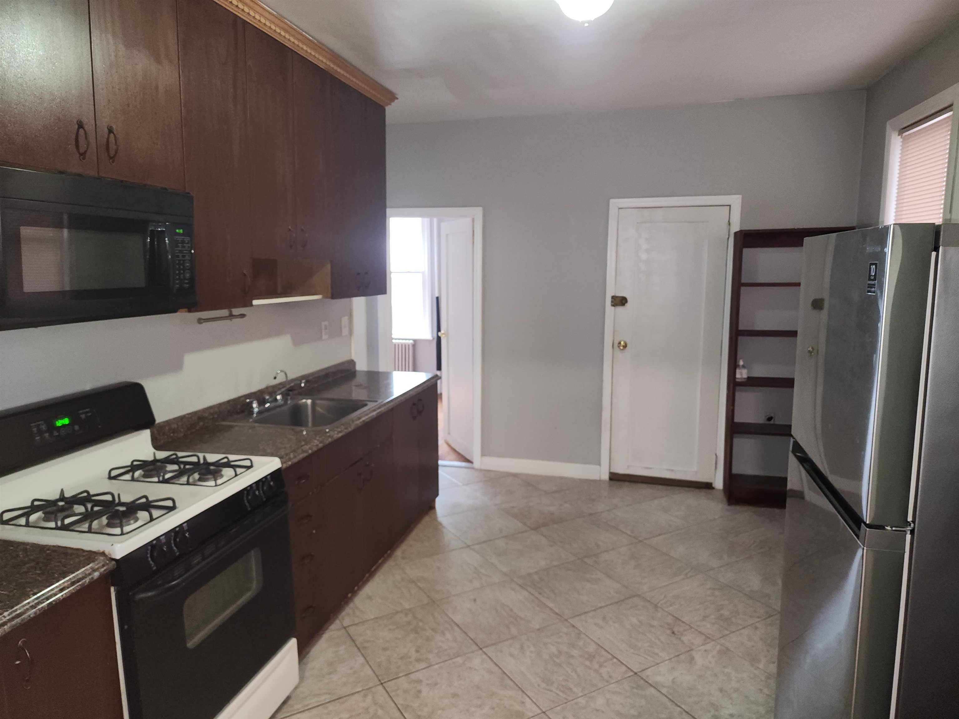 # 250009599 - For Rent in JERSEY CITY - Greenville NJ