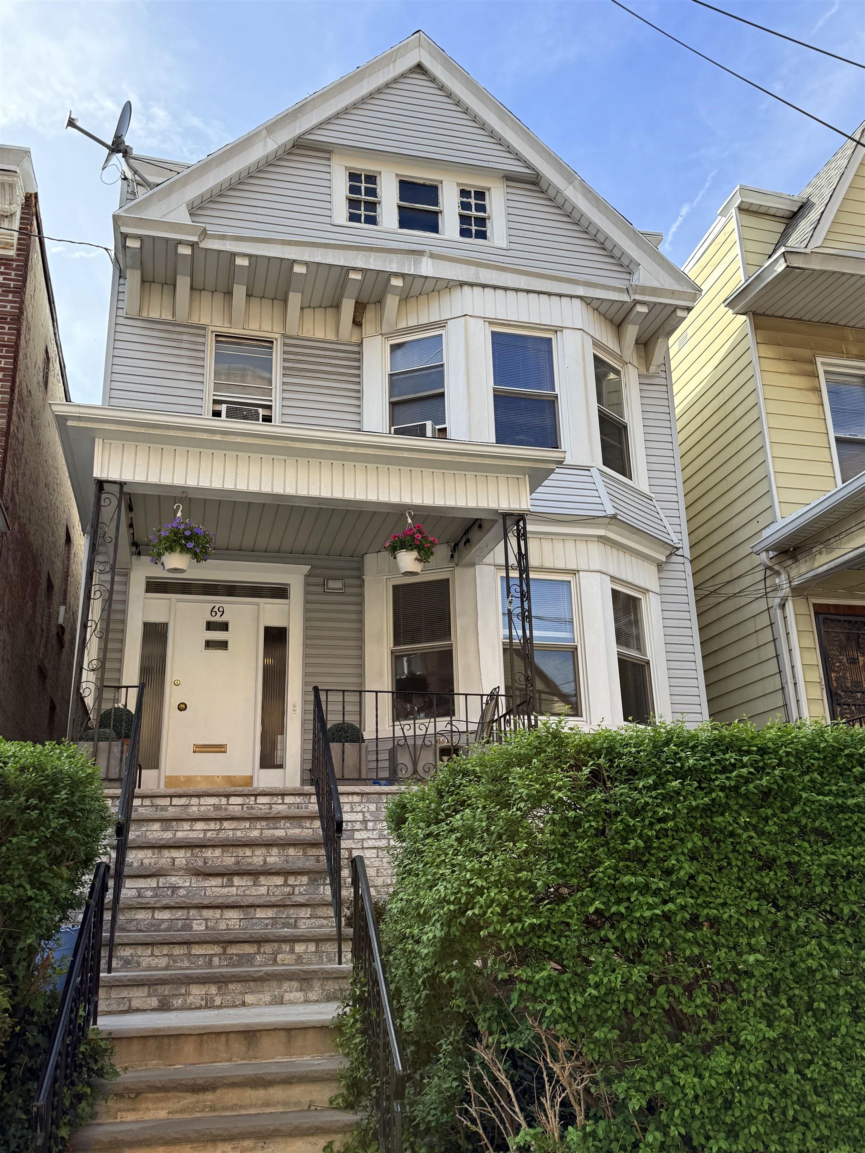 # 250009664 - For Rent in JERSEY CITY - Journal Square NJ
