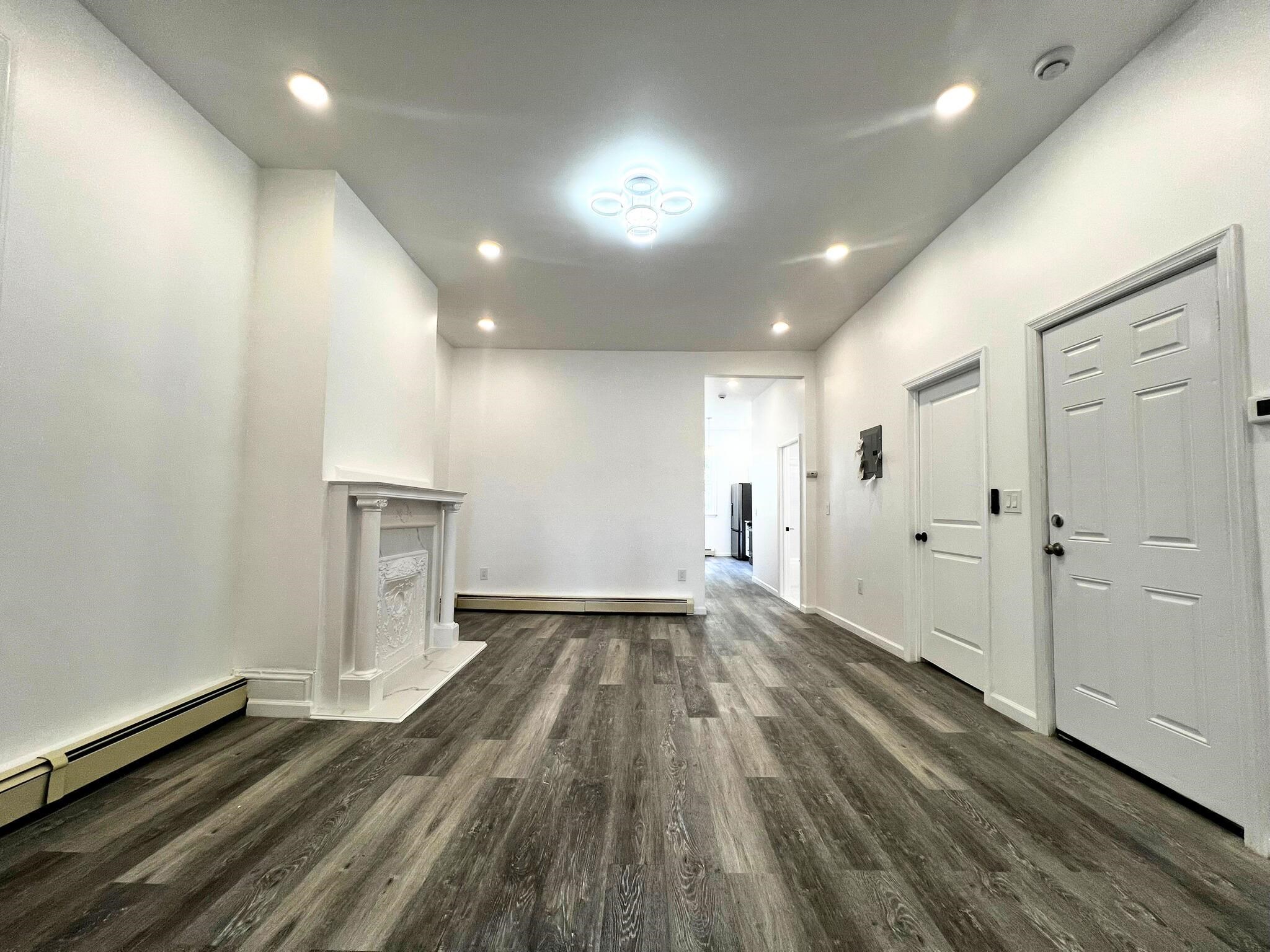 # 250009717 - For Rent in JERSEY CITY - Heights NJ
