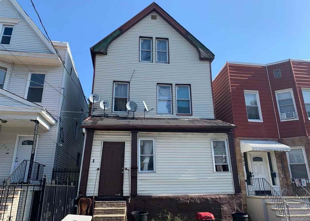 # 250009733 - For Rent in JERSEY CITY - Bergen-Lafayett NJ