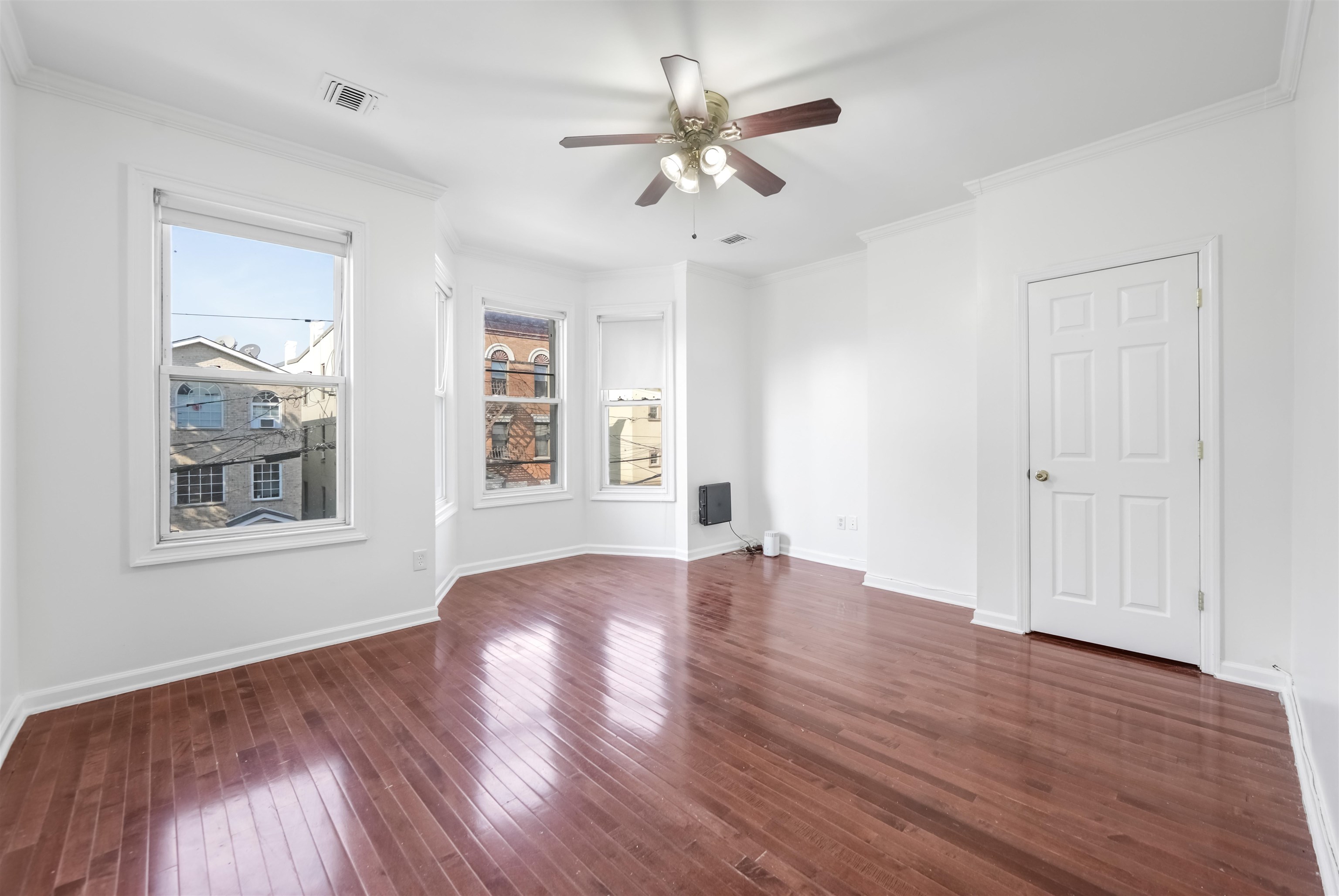 # 250009844 - For Rent in JERSEY CITY - Heights NJ