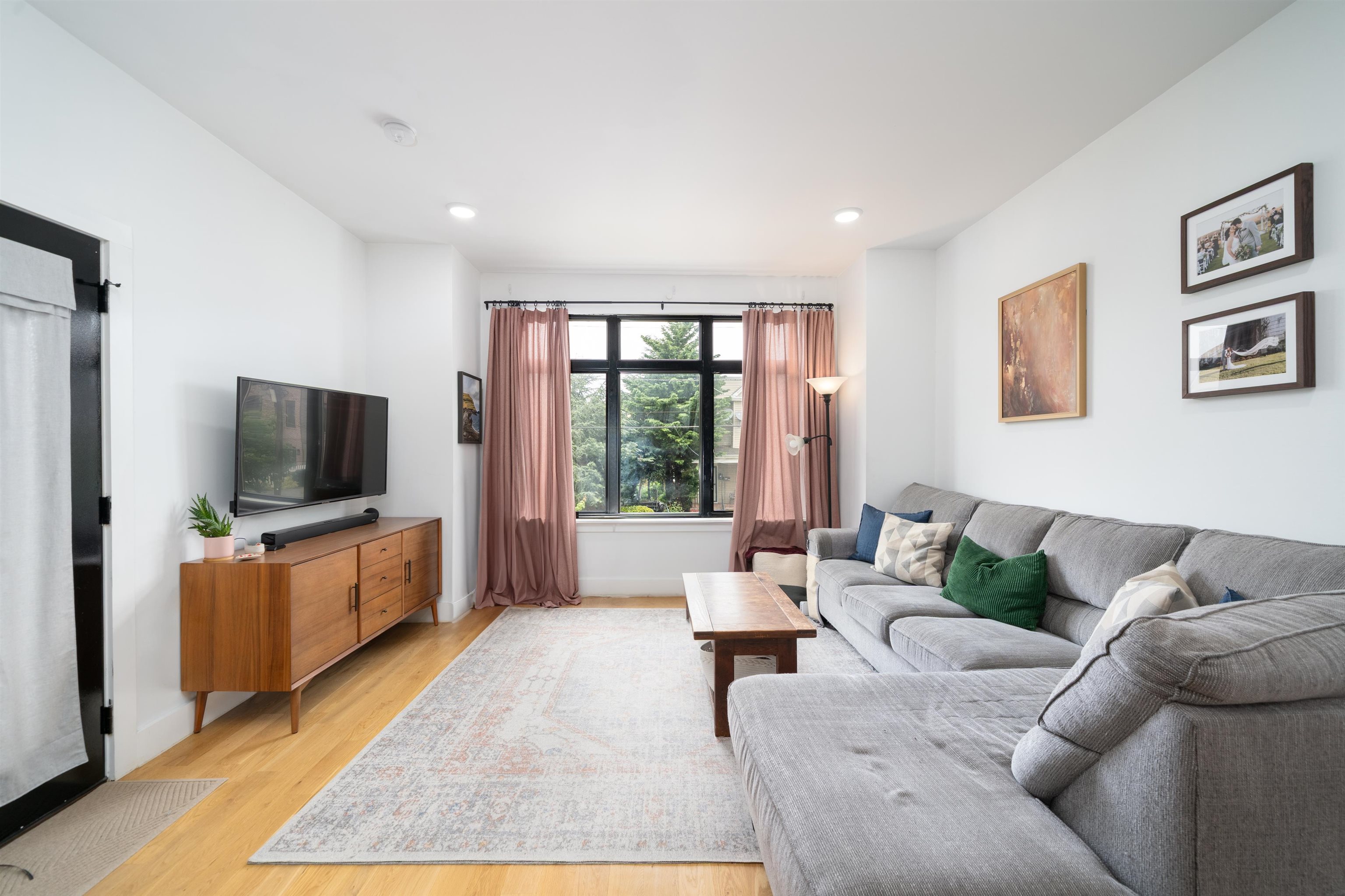 # 250009857 - For Rent in JERSEY CITY - Heights NJ