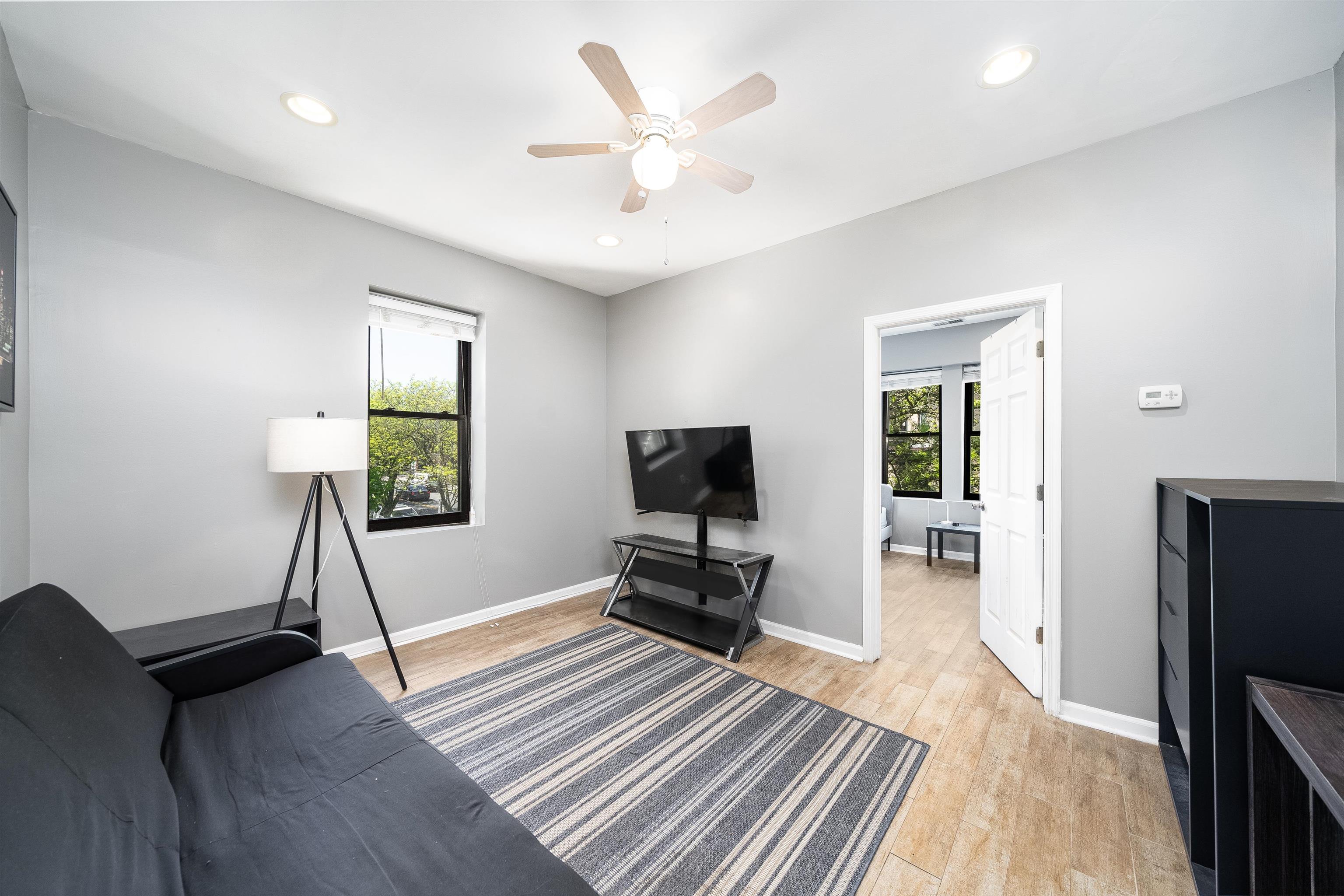 # 250009874 - For Rent in JERSEY CITY - Heights NJ