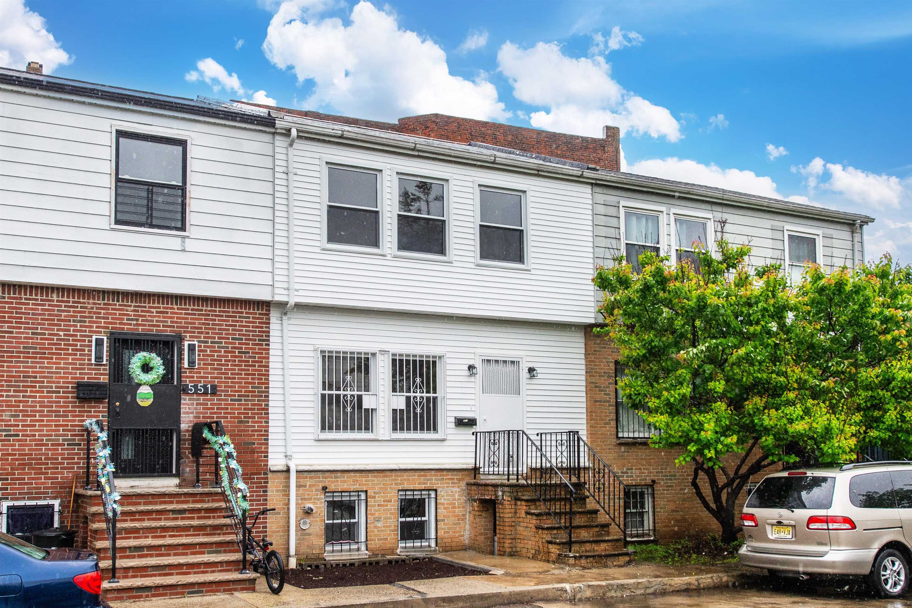 # 250009907 - For Rent in JERSEY CITY - Bergen-Lafayett NJ