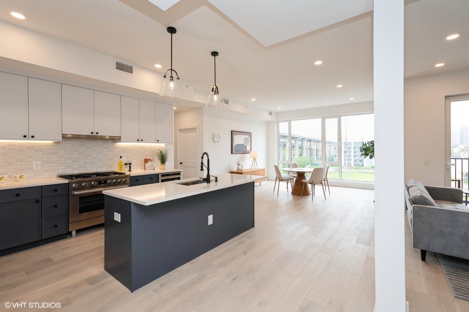 # 250009910 - For Rent in JERSEY CITY - Downtown NJ