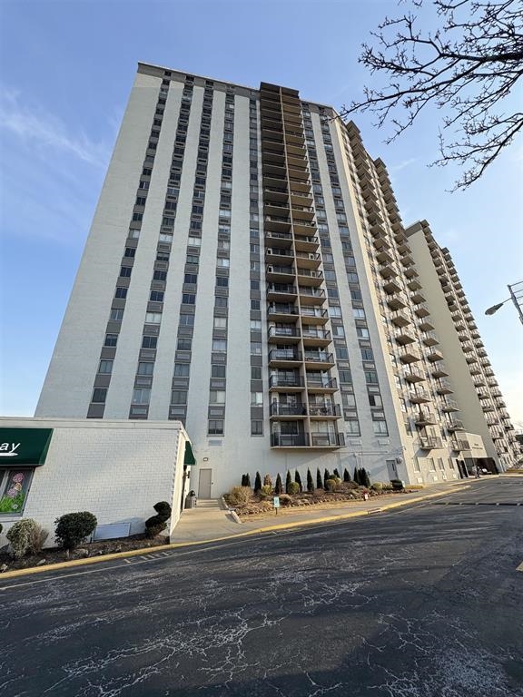 # 250009924 - For Rent in Union City NJ