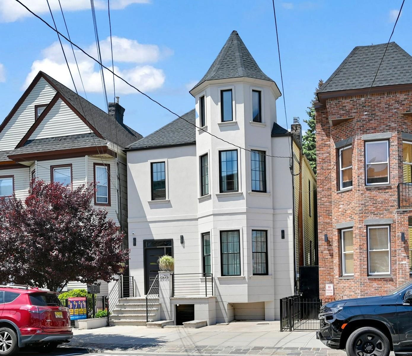 # 250009935 - For Rent in Union City NJ