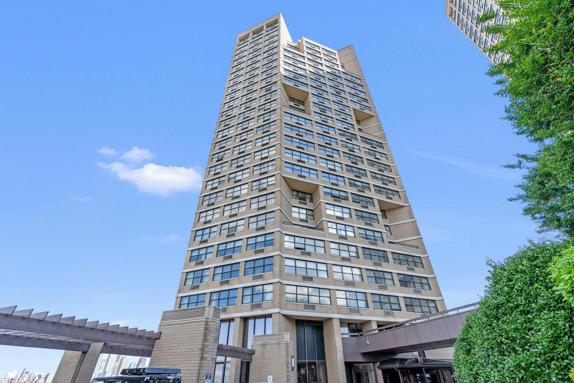 # 250009962 - For Rent in Guttenberg NJ