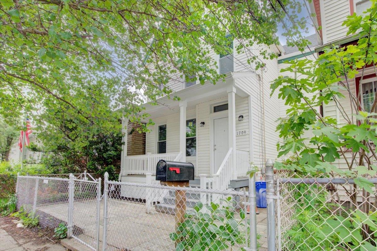 # 250009971 - For Rent in North Bergen NJ