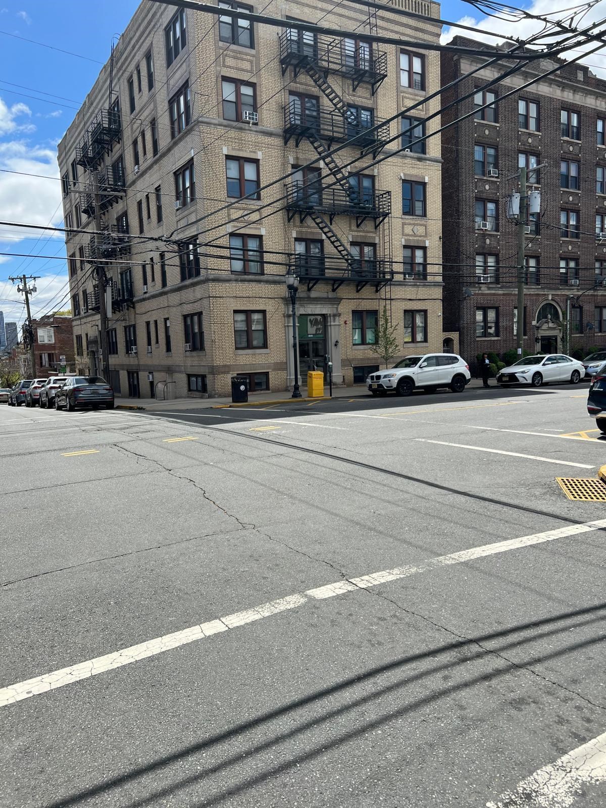 # 250010019 - For Rent in West New York NJ