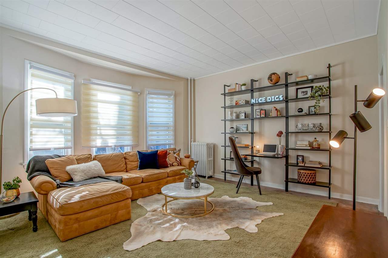 # 250010073 - For Rent in Weehawken NJ