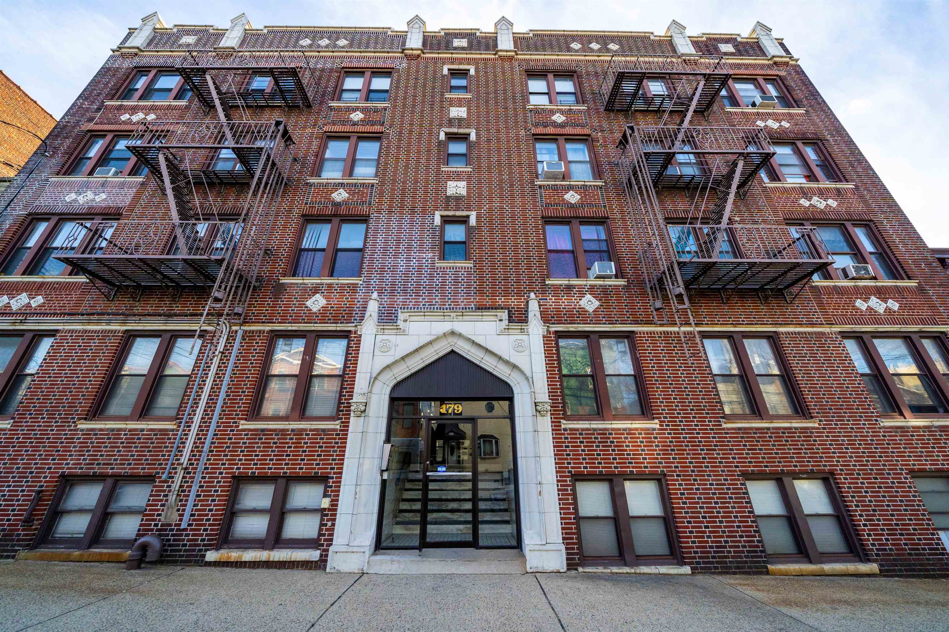 # 250010147 - For Rent in JERSEY CITY - Heights NJ