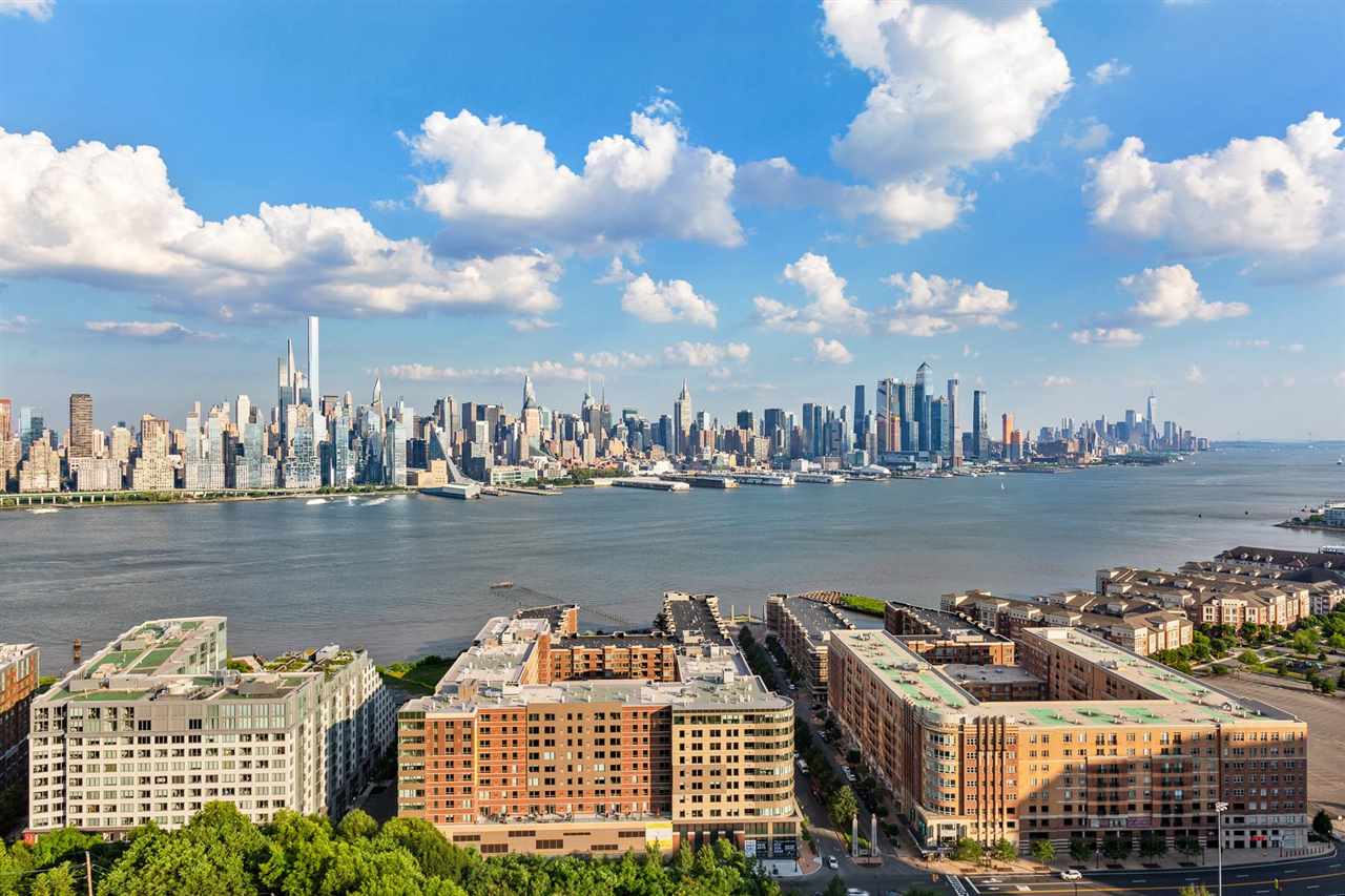 # 250010165 - For Rent in West New York NJ
