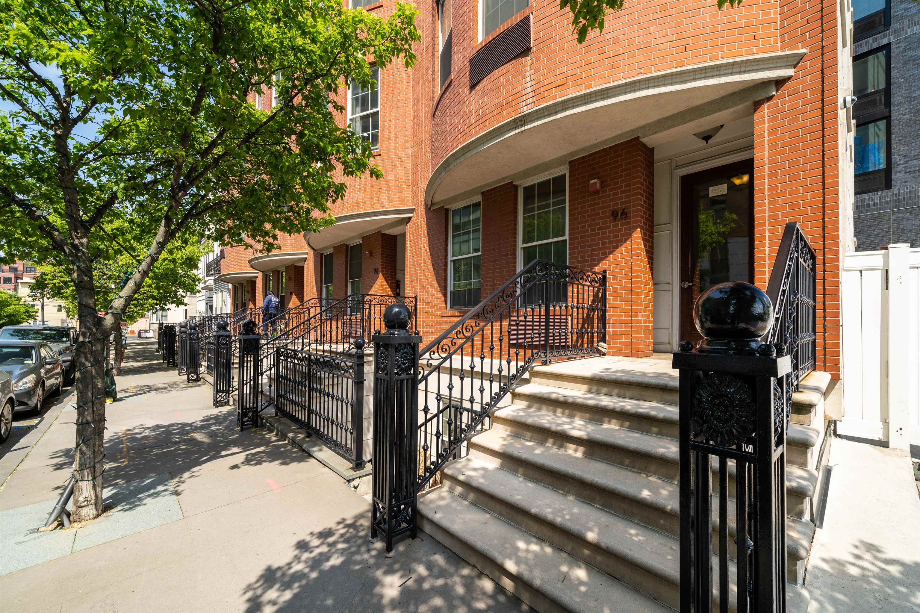 # 250010174 - For Rent in JERSEY CITY - Downtown NJ
