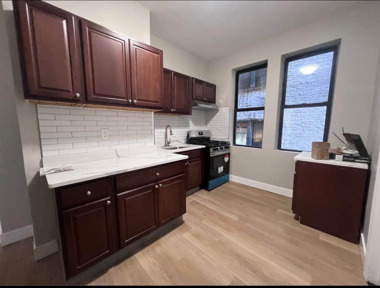 # 250010175 - For Rent in West New York NJ