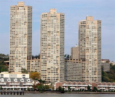 # 250010188 - For Rent in Guttenberg NJ