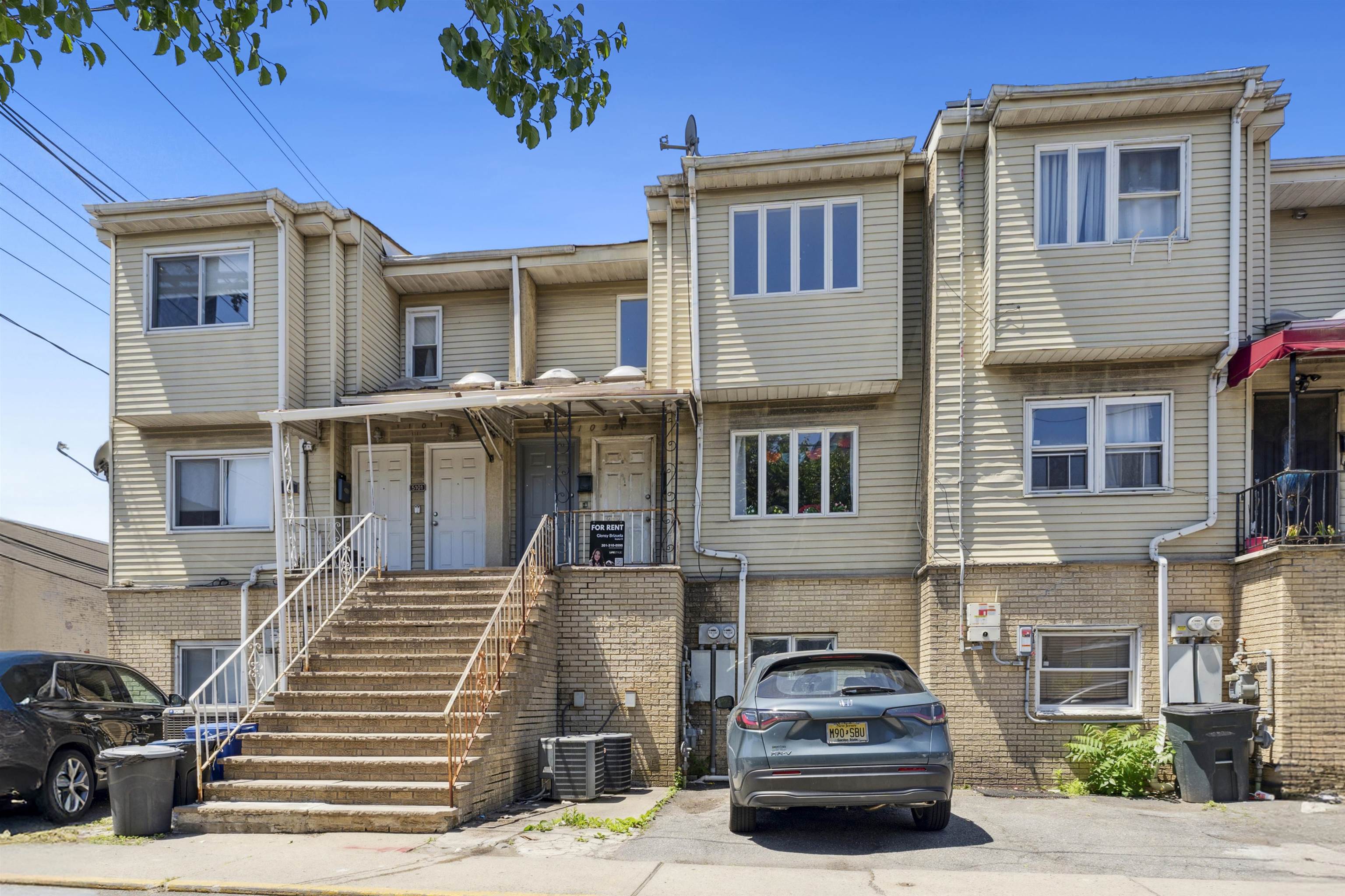 # 250010210 - For Rent in North Bergen NJ