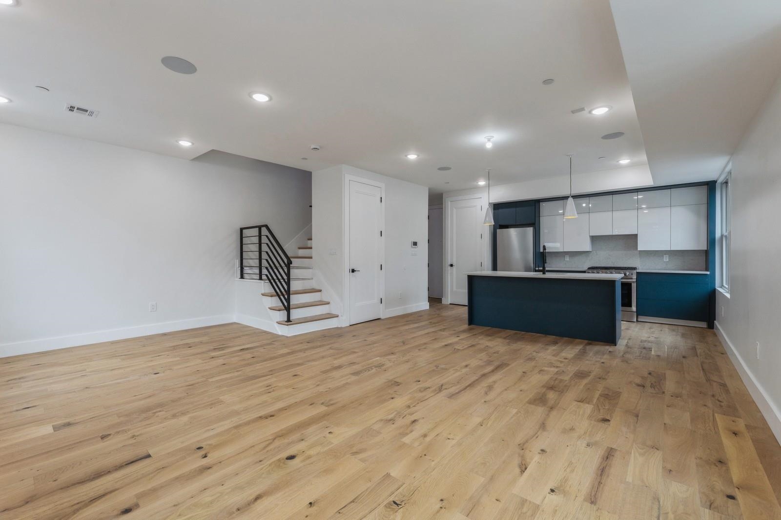 # 250010217 - For Rent in JERSEY CITY - Heights NJ
