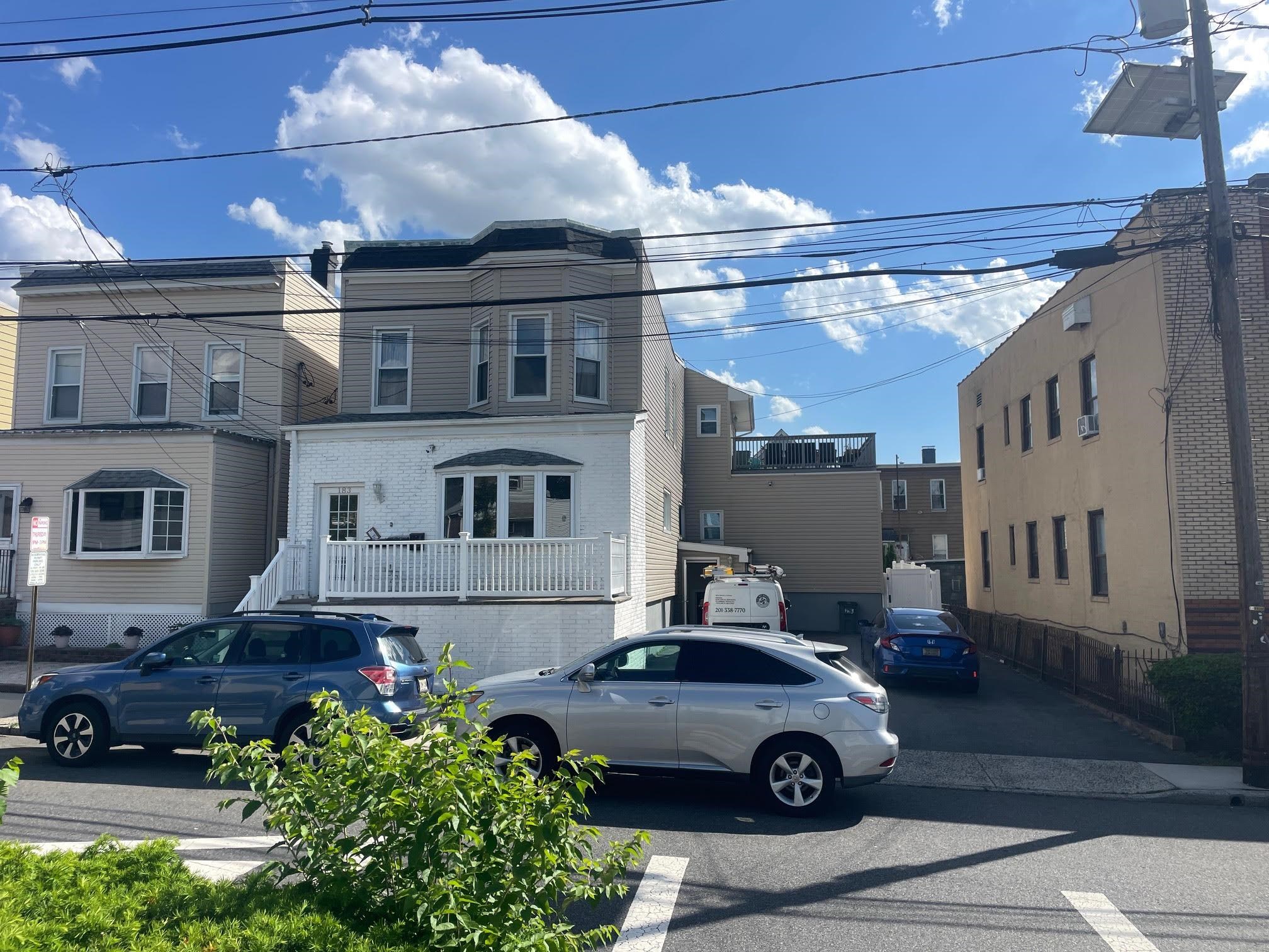 # 250010234 - For Rent in Secaucus NJ