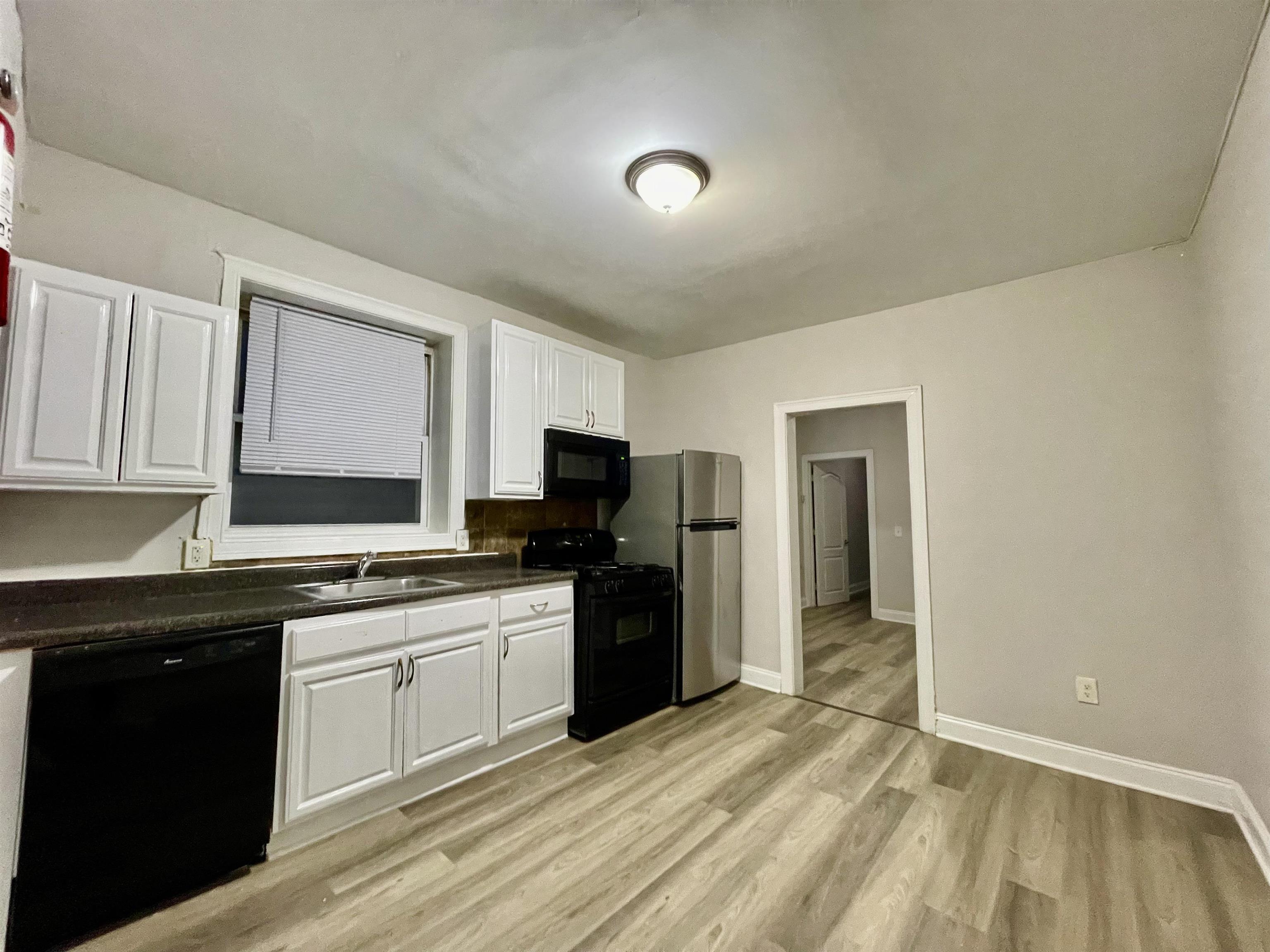 # 250010270 - For Rent in West New York NJ