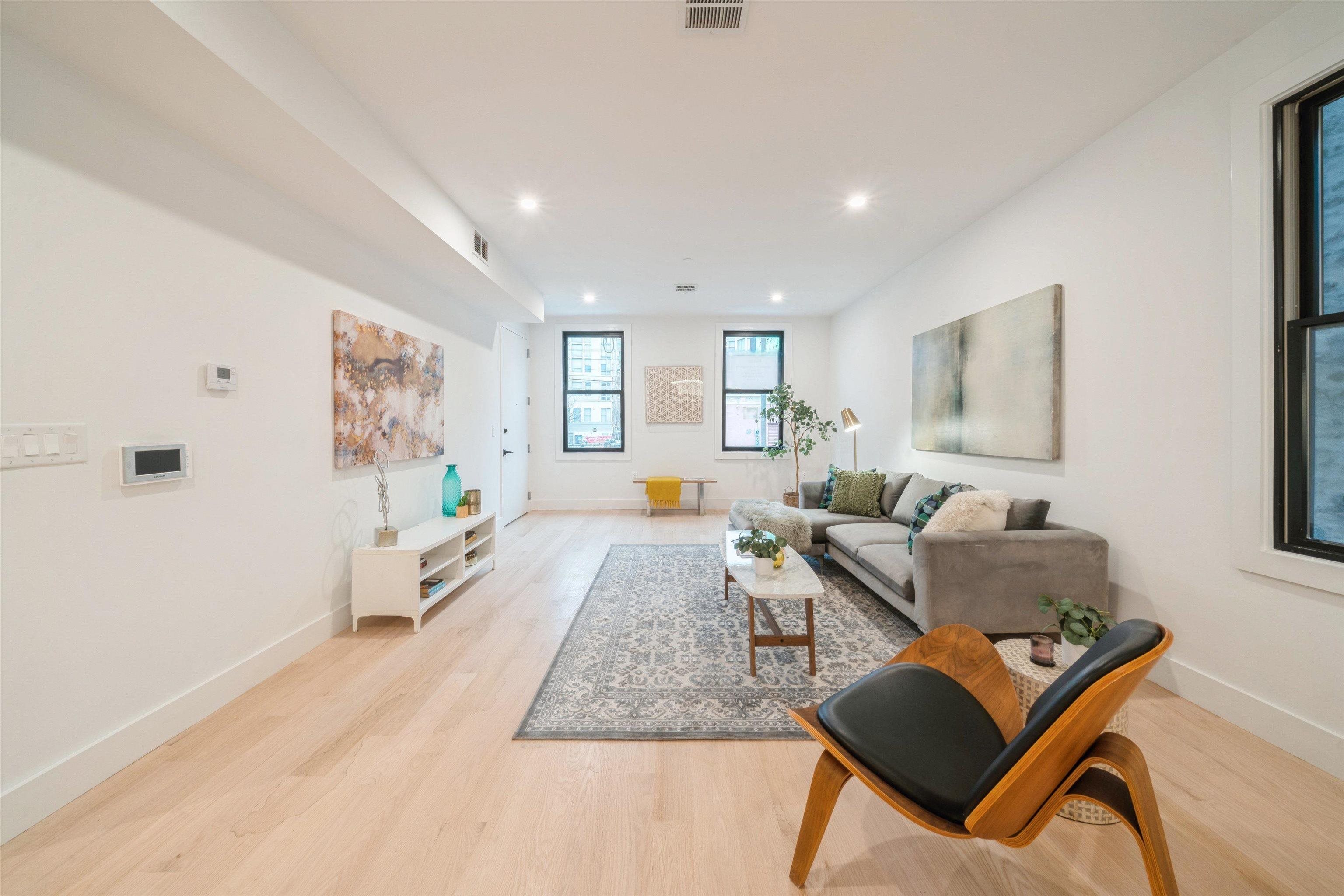 # 250010319 - For Rent in JERSEY CITY - Downtown NJ