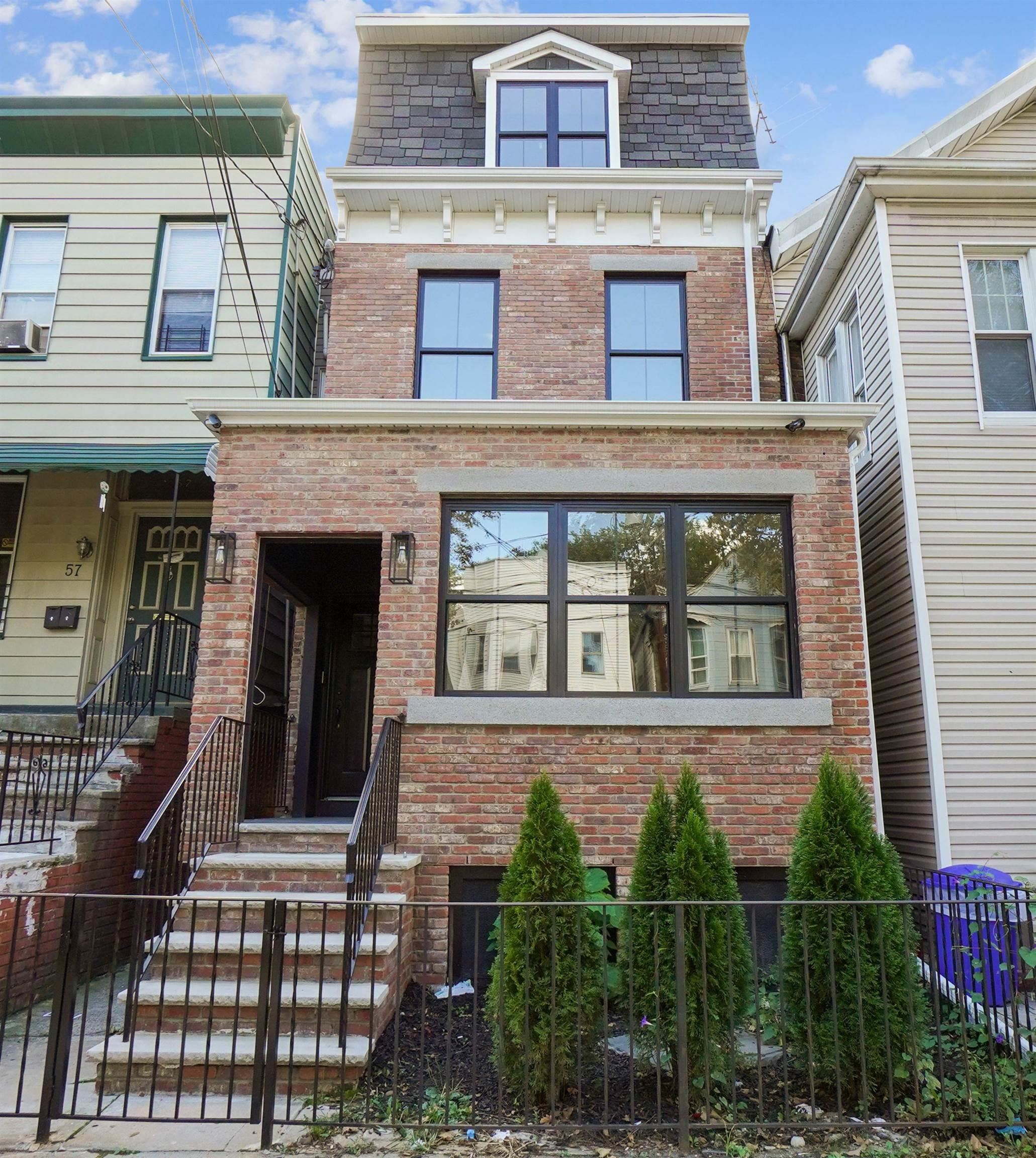 # 250010344 - For Rent in JERSEY CITY - Journal Square NJ