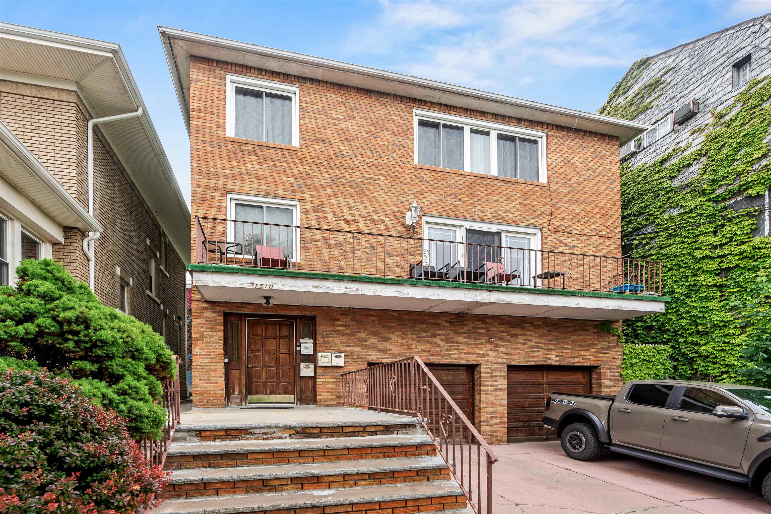 # 250010347 - For Rent in Union City NJ