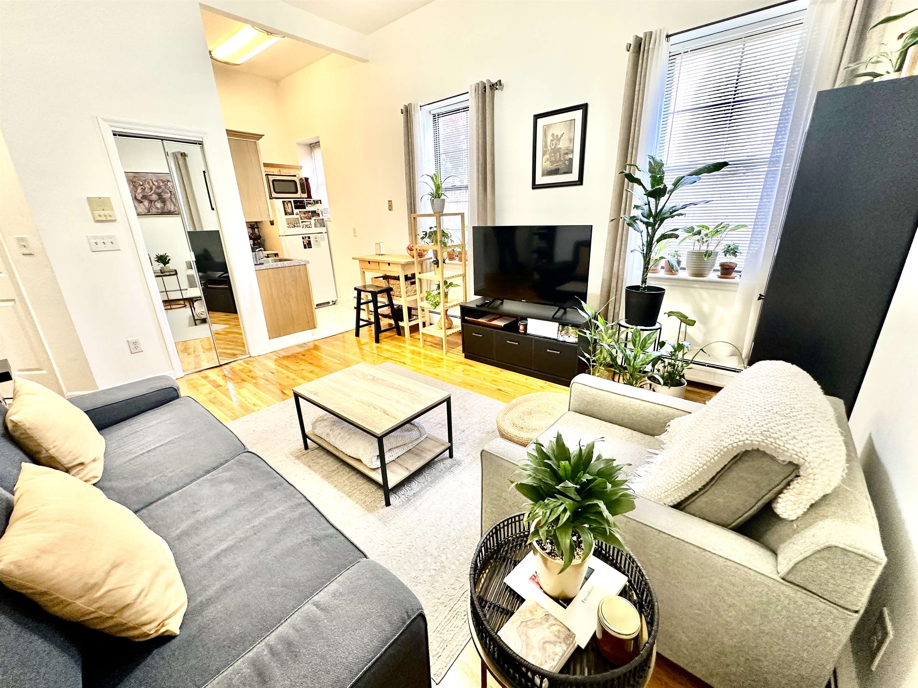 # 250010365 - For Rent in JERSEY CITY - Heights NJ