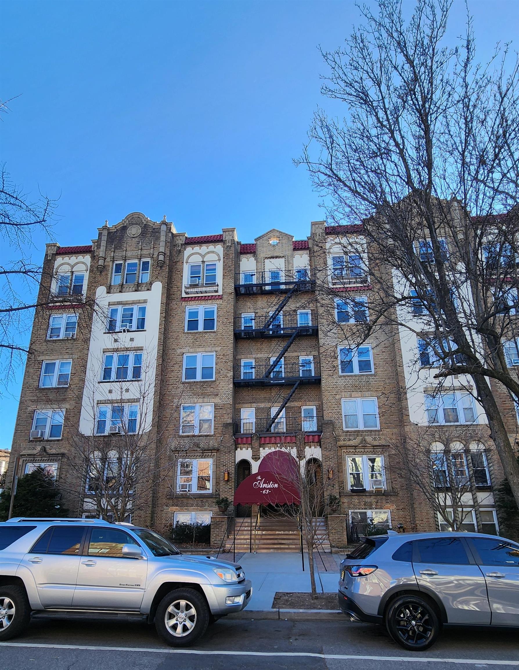 # 250010366 - For Rent in JERSEY CITY - Heights NJ