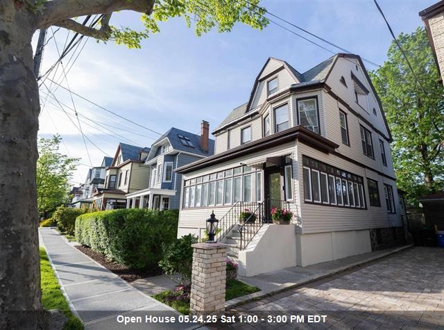 # 250010369 - For Rent in Weehawken NJ
