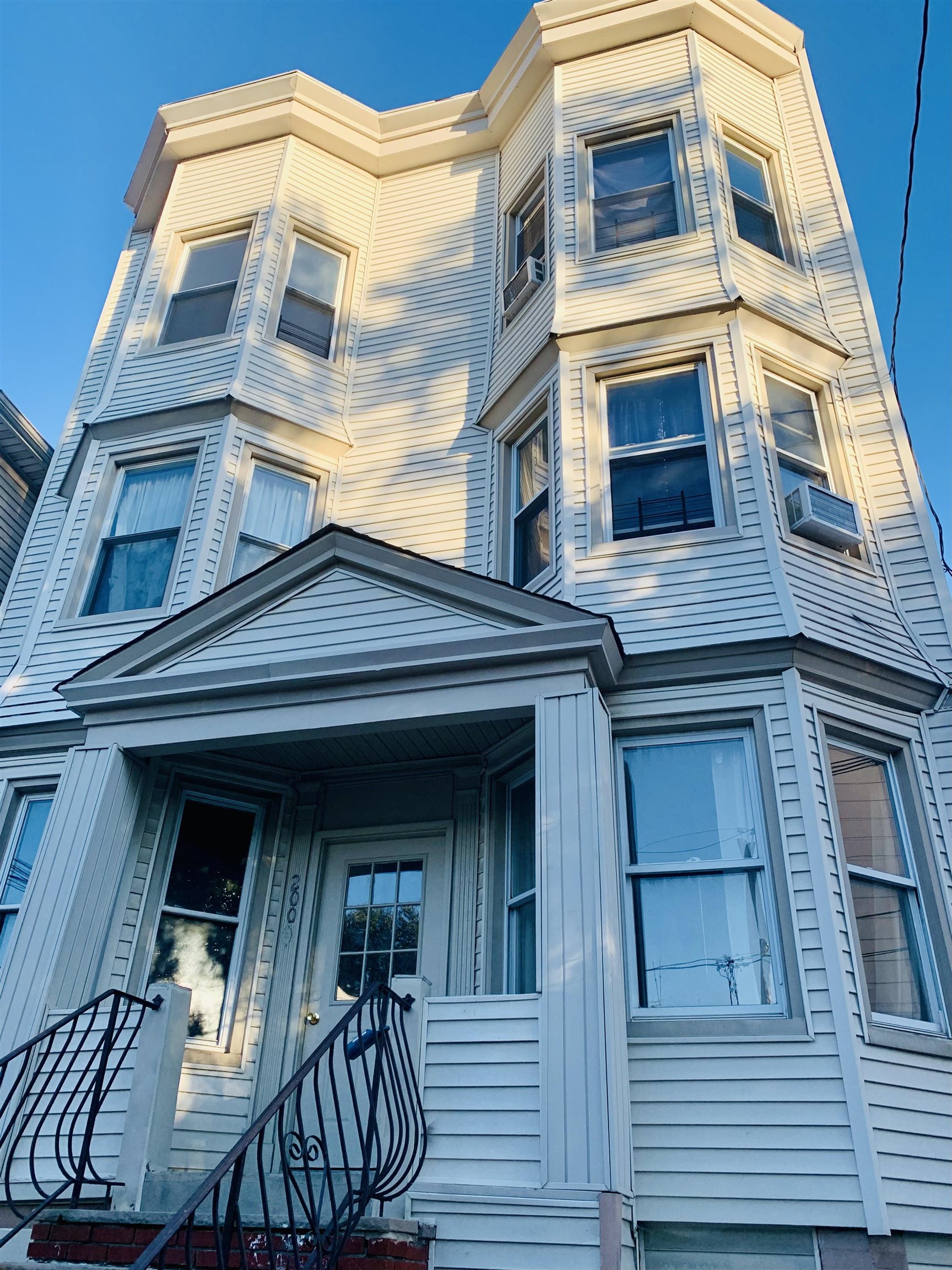 # 250010405 - For Rent in JERSEY CITY - Journal Square NJ