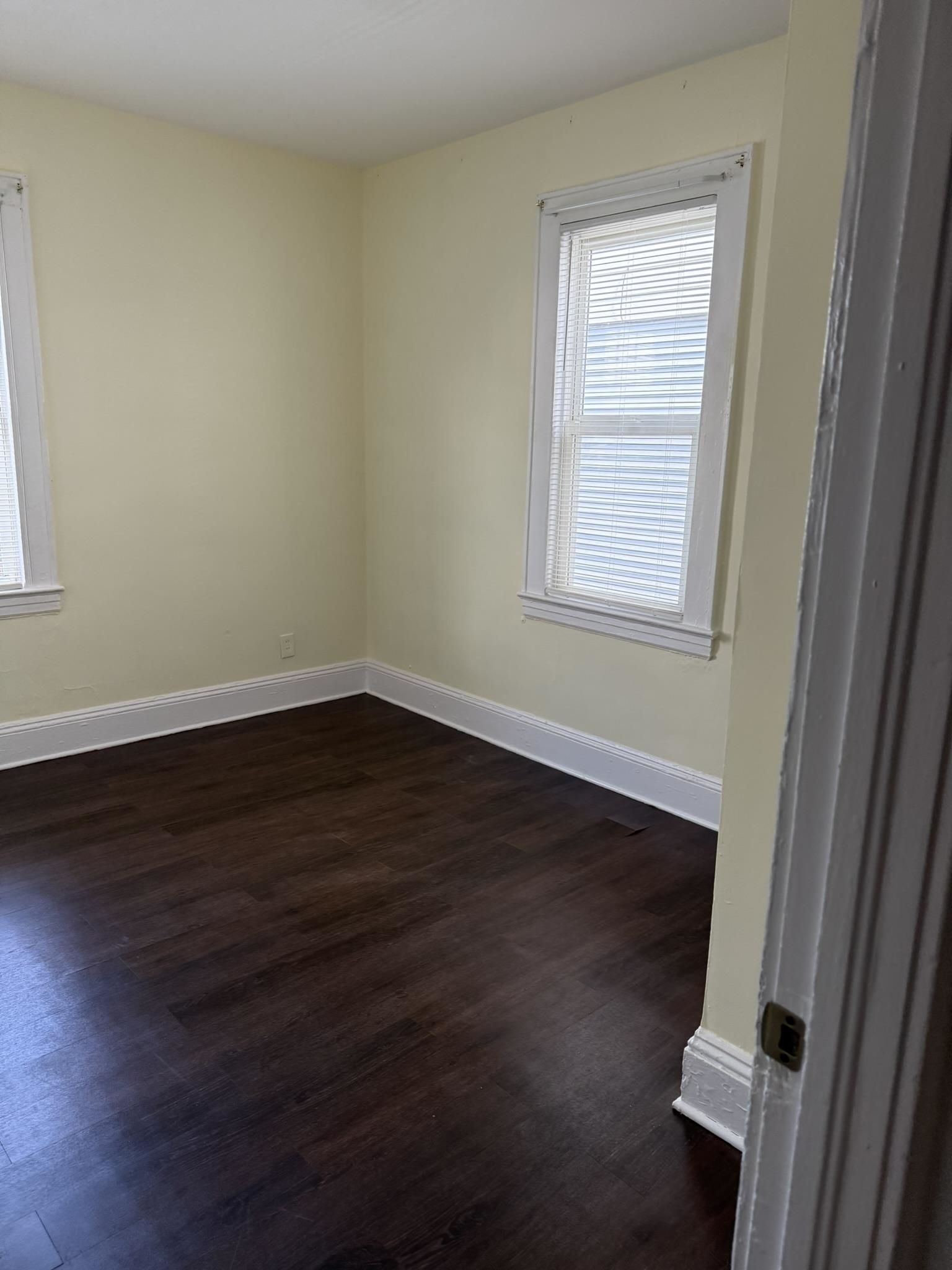 # 250010408 - For Rent in Elizabeth NJ