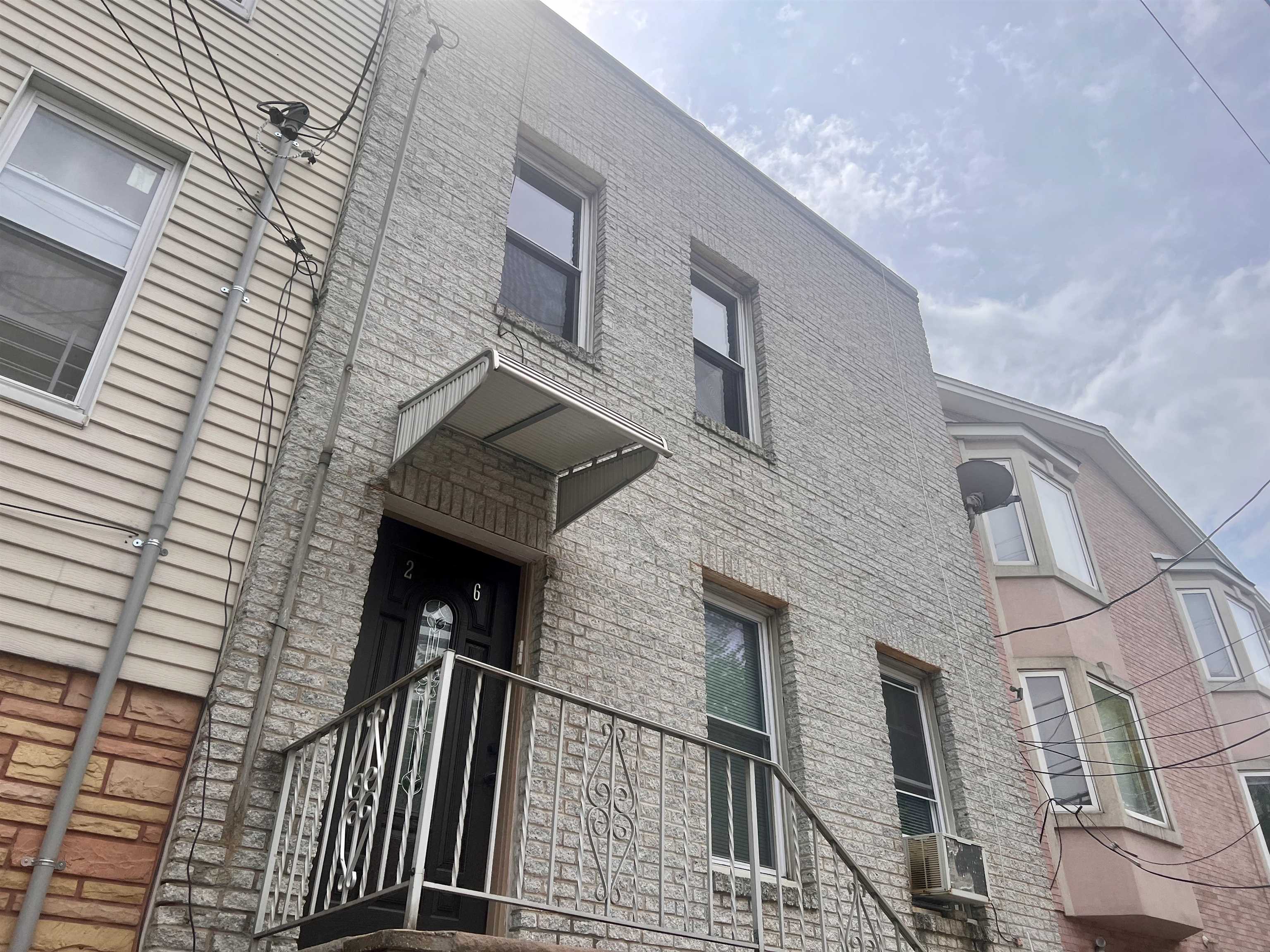 # 250010423 - For Rent in JERSEY CITY - Journal Square NJ