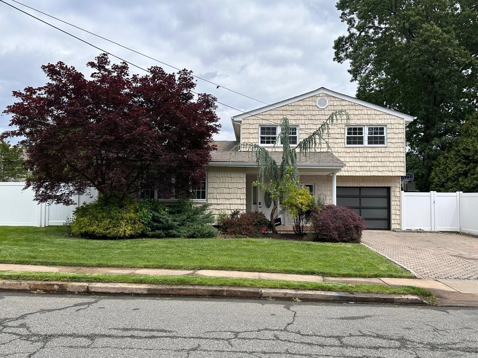 # 250010438 - For Rent in Woodbridge NJ