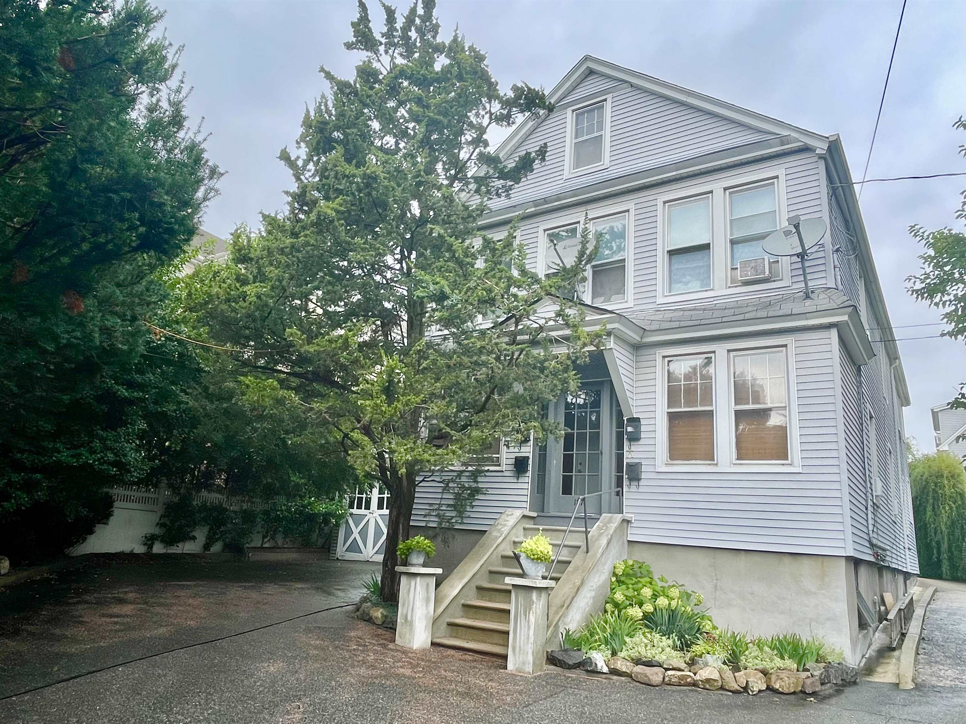 # 250010456 - For Rent in Bayonne NJ