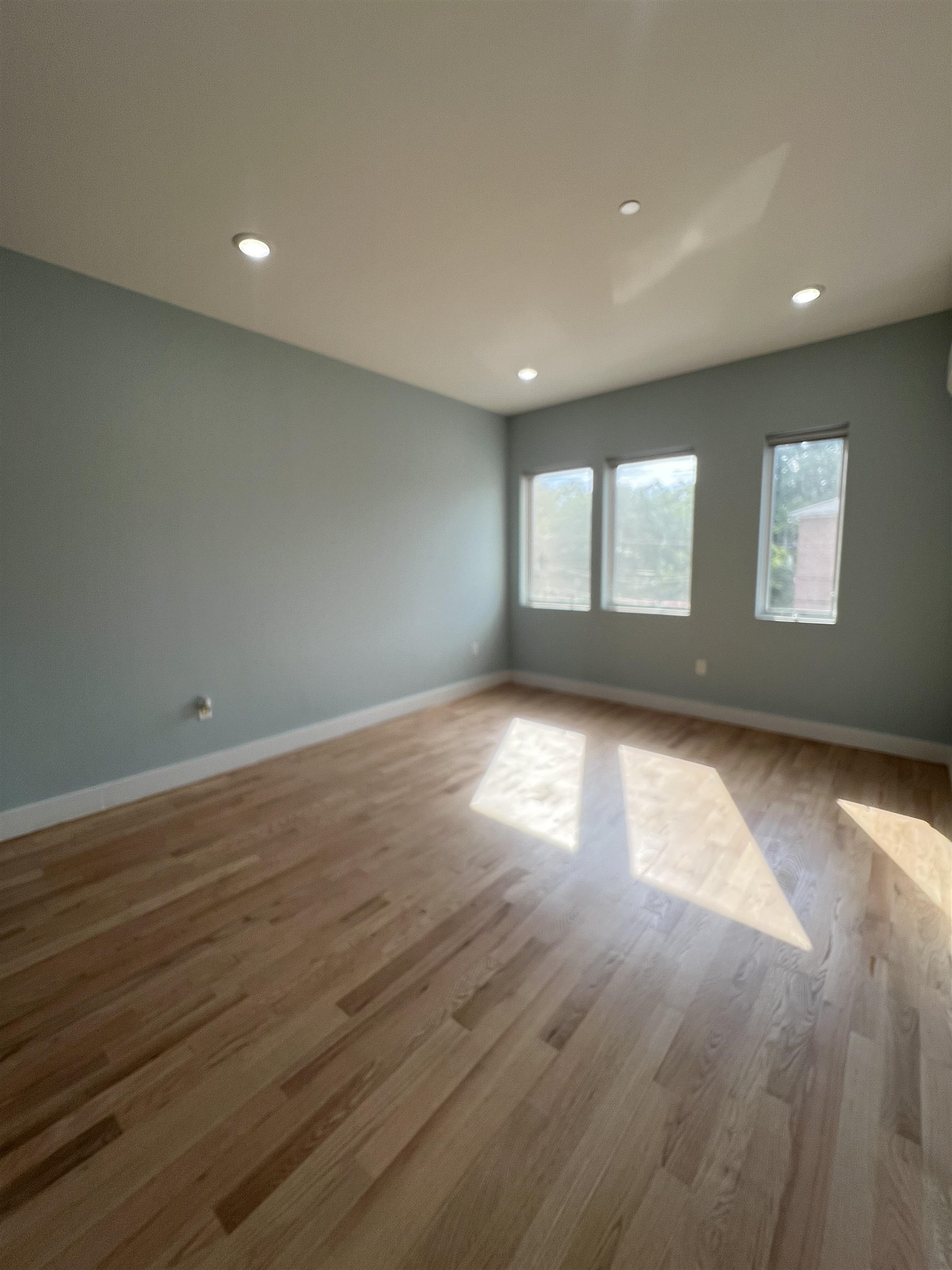# 250010463 - For Rent in JERSEY CITY - Heights NJ