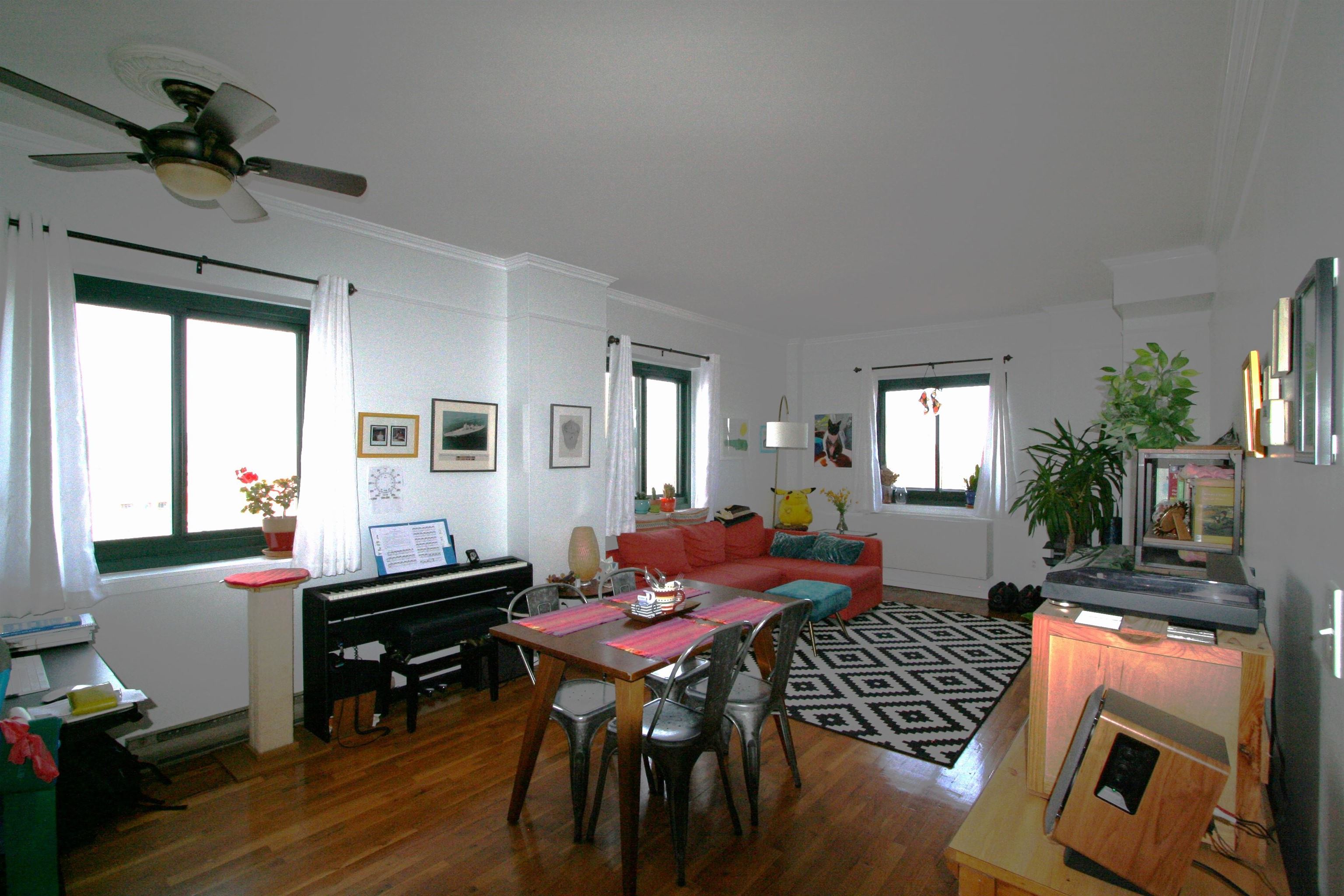 # 250010502 - For Rent in JERSEY CITY - Downtown NJ