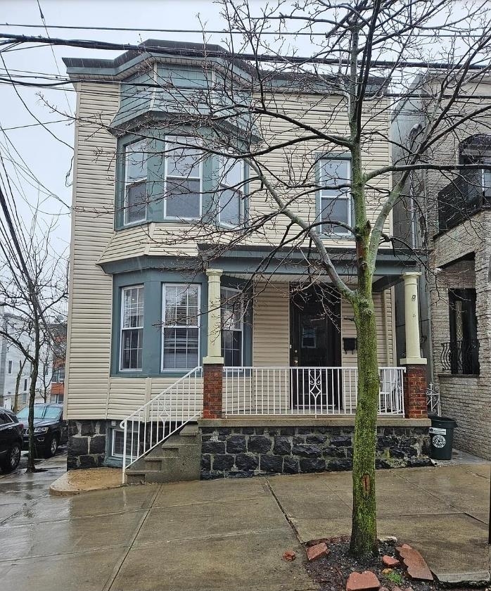 # 250010509 - For Rent in West New York NJ