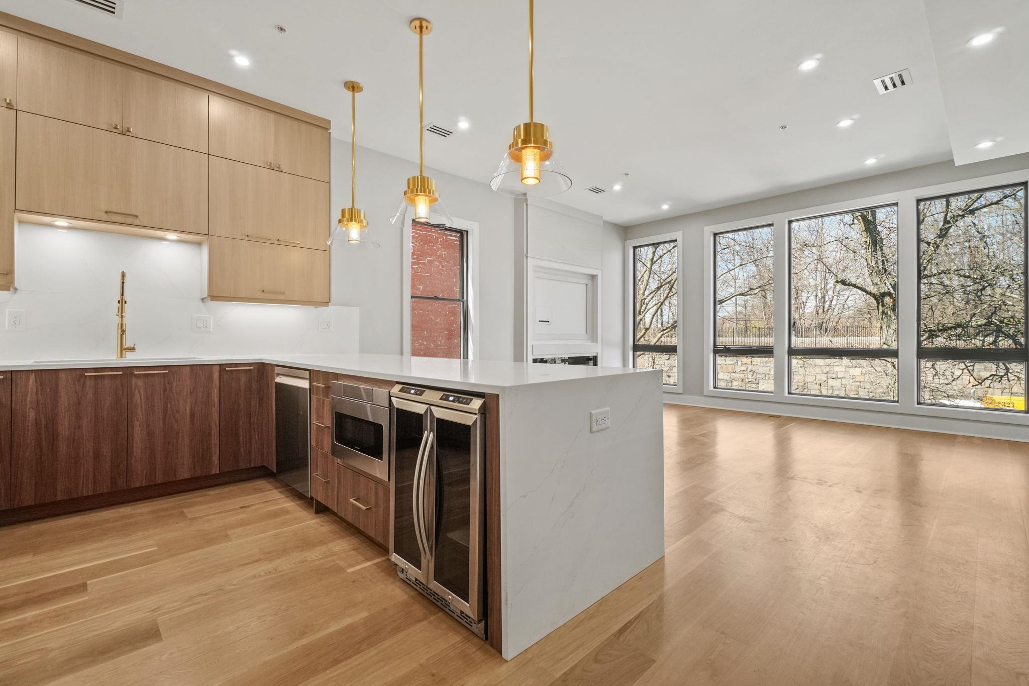 # 250010517 - For Rent in JERSEY CITY - Heights NJ