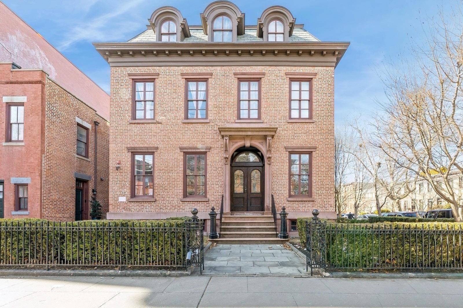 # 250010518 - For Rent in JERSEY CITY - Downtown NJ