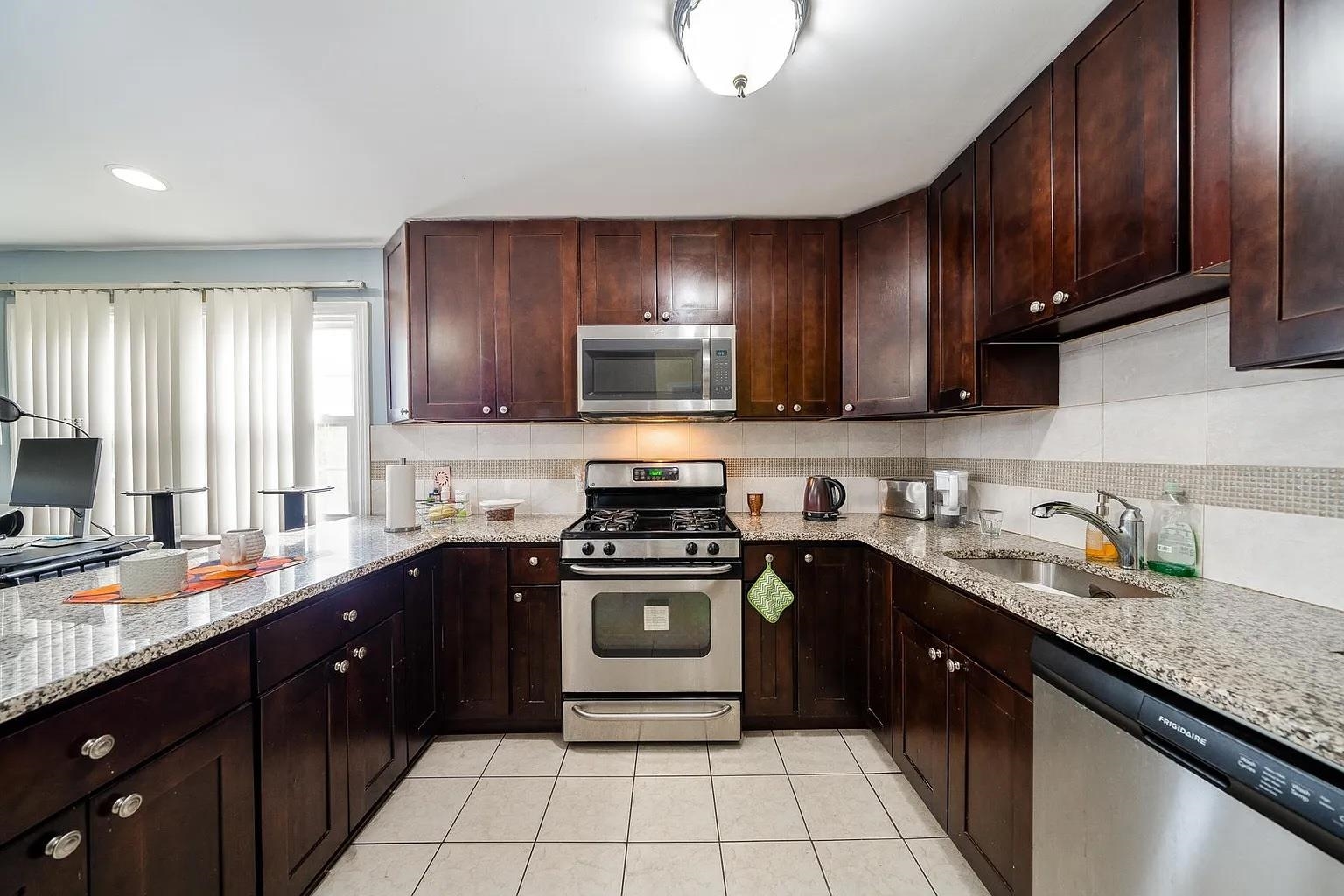 # 250010541 - For Rent in JERSEY CITY - Journal Square NJ