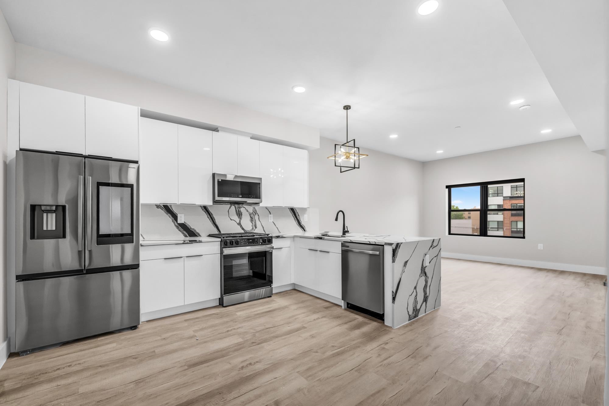 # 250010563 - For Rent in JERSEY CITY - West Bergen NJ