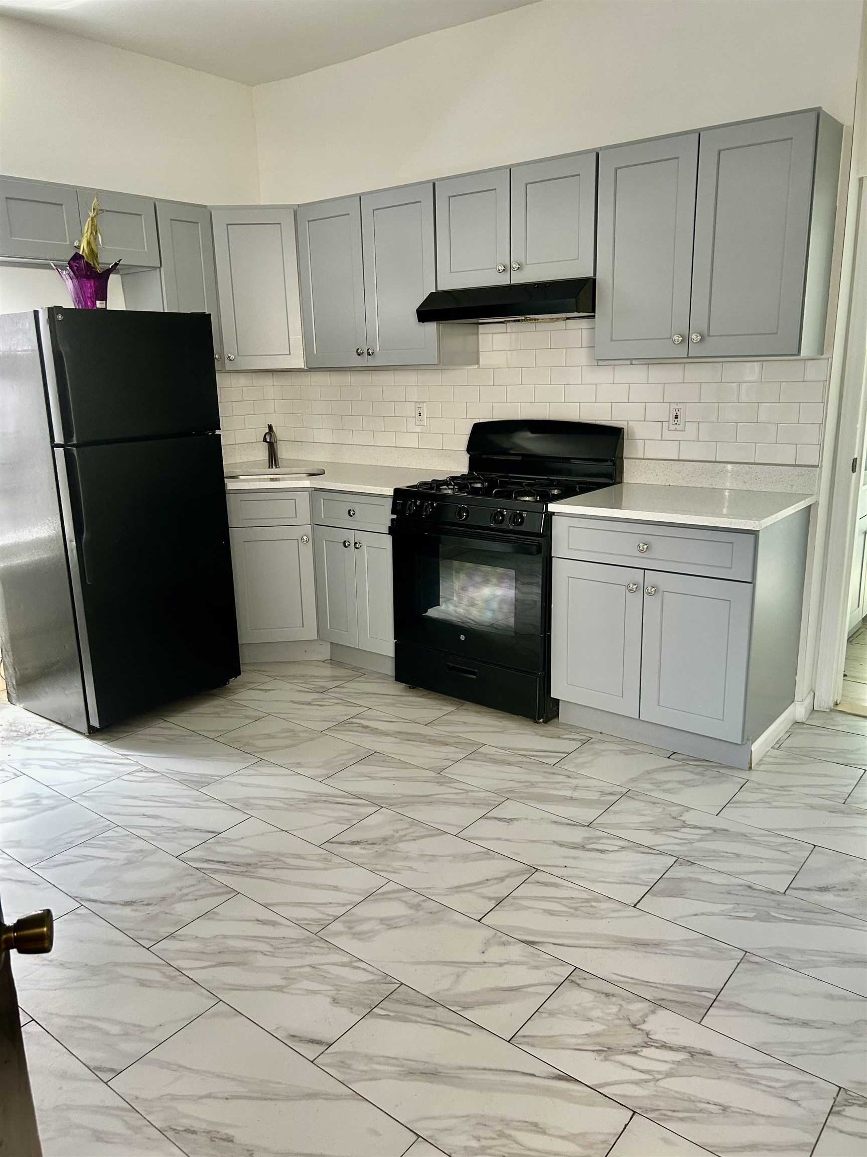 # 250010577 - For Rent in JERSEY CITY - West Bergen NJ