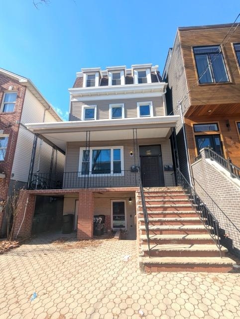 # 250010583 - For Rent in JERSEY CITY - Heights NJ