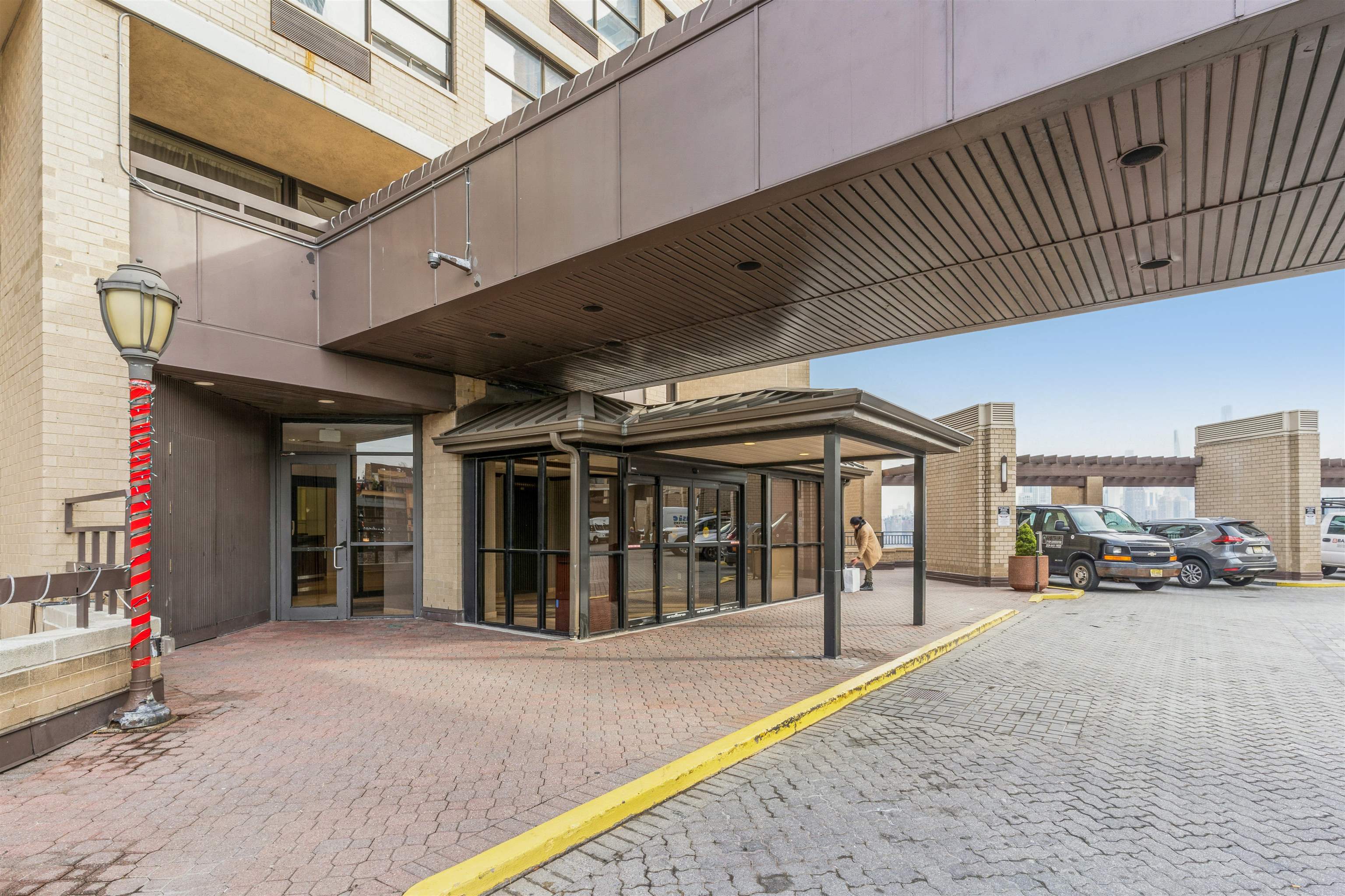 # 250010591 - For Rent in Guttenberg NJ