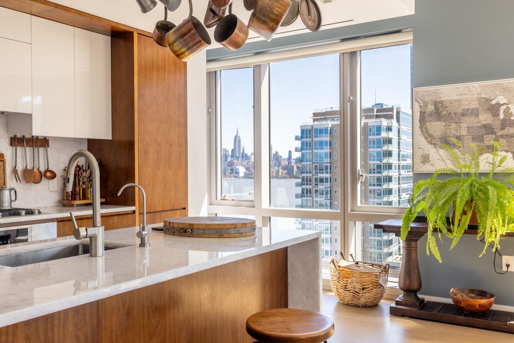 # 250010649 - For Rent in JERSEY CITY - Downtown NJ
