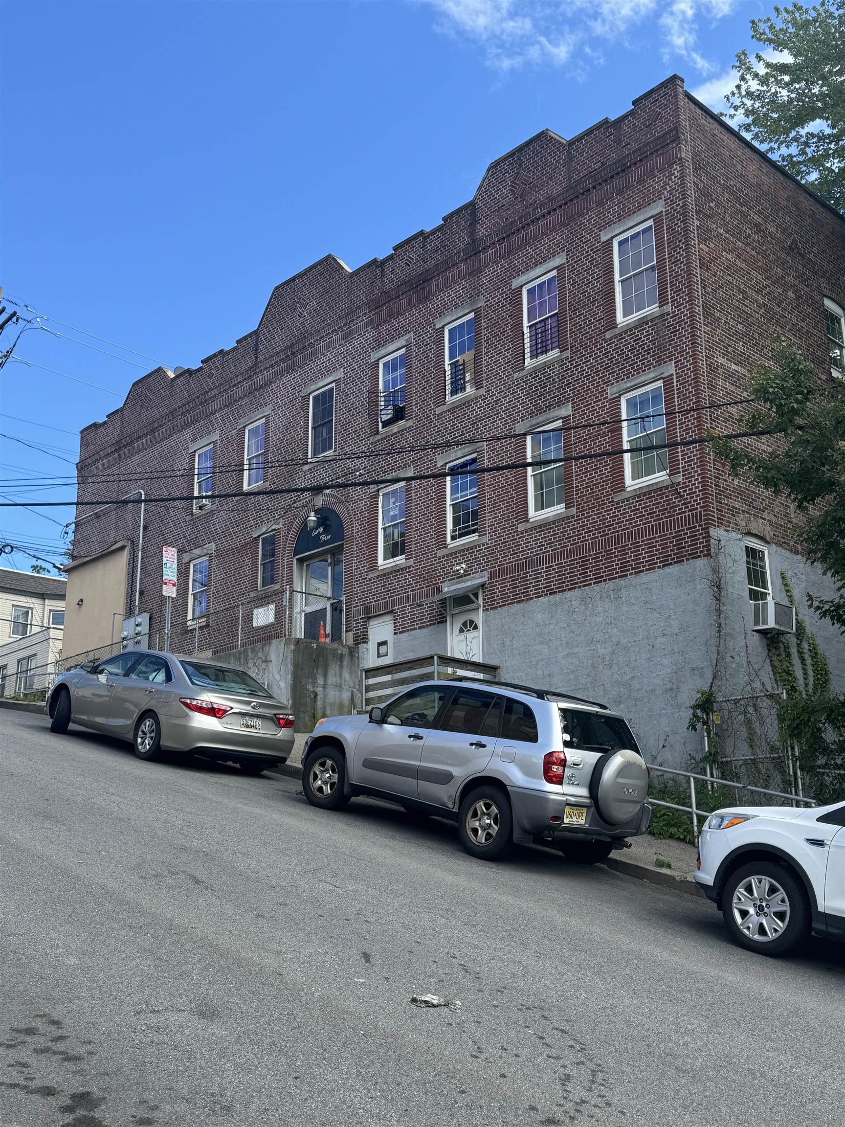 # 250010683 - For Rent in JERSEY CITY - Heights NJ